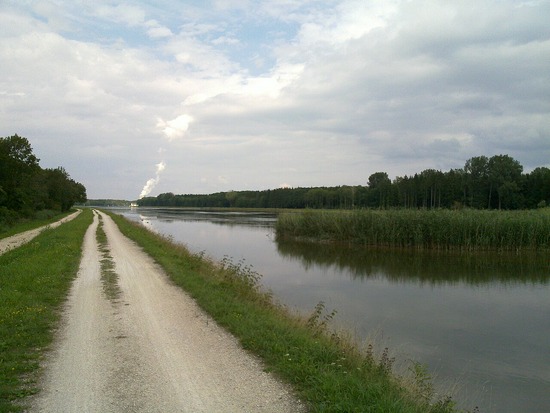 Donau river trails